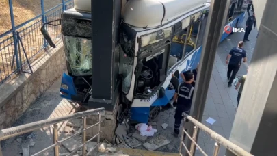 Belediye Otobüsü Kazası: Yaralılar Var