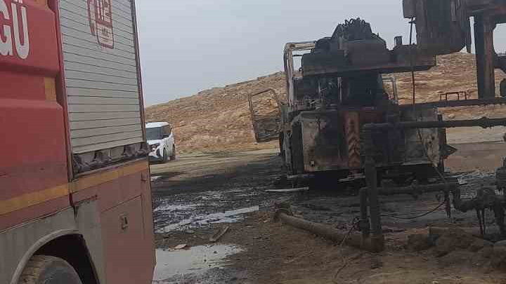 Petrol Sahasında Vinç Alev Alev Yandı