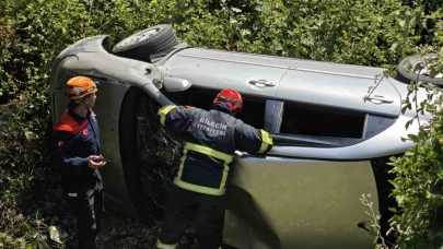 Kontrolden Çıkan Otomobil Dere Yatağına Yuvarlandı, 3 Yaralı