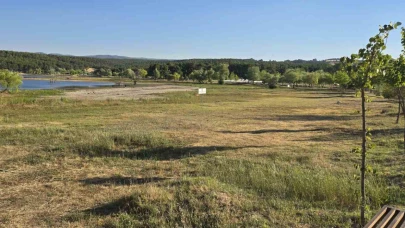Gölet’i Kuraklık Vurdu, Sular 50 Metre Çekildi