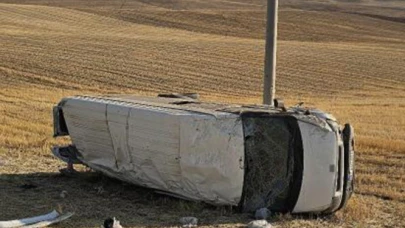 Tarım işçilerinin minibüsü şarampole yuvarlandı: 18 yaralı