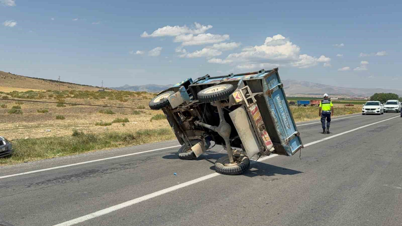 Otomobille Patpat Çarpıştı:1 Yaralı