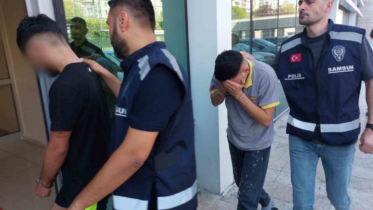 Pencereden Girip Müdür Yardımcısının Odasından Para Çaldılar