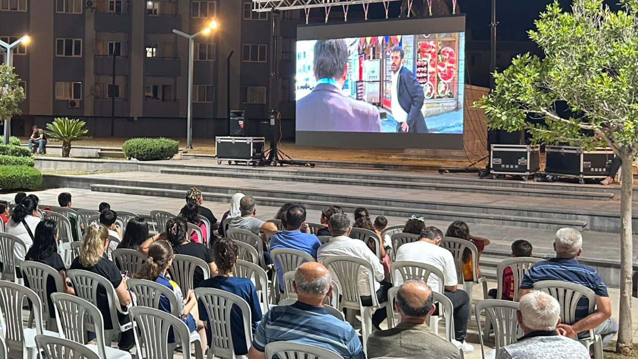 Ceyhan'da Yaz Akşamları Sanatla Renkleniyor