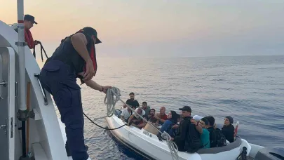 20 Düzensiz Göçmen Kurtarıldı