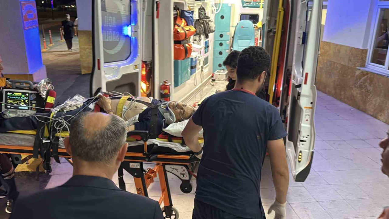 Trafik Kazası Geçiren Bitlis Eski Valisi Erol Karaömeroğlu Hayatını Kaybetti