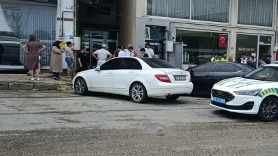 Çiftlerin Kavgası Kanlı Bitti: 3 Çocuk Annesi Kadın Bıçaklandı