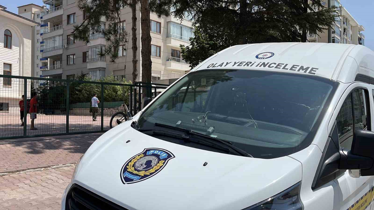 Çocukların Çöpte Bulduğu Tabanca Polisi Harekete Geçirdi
