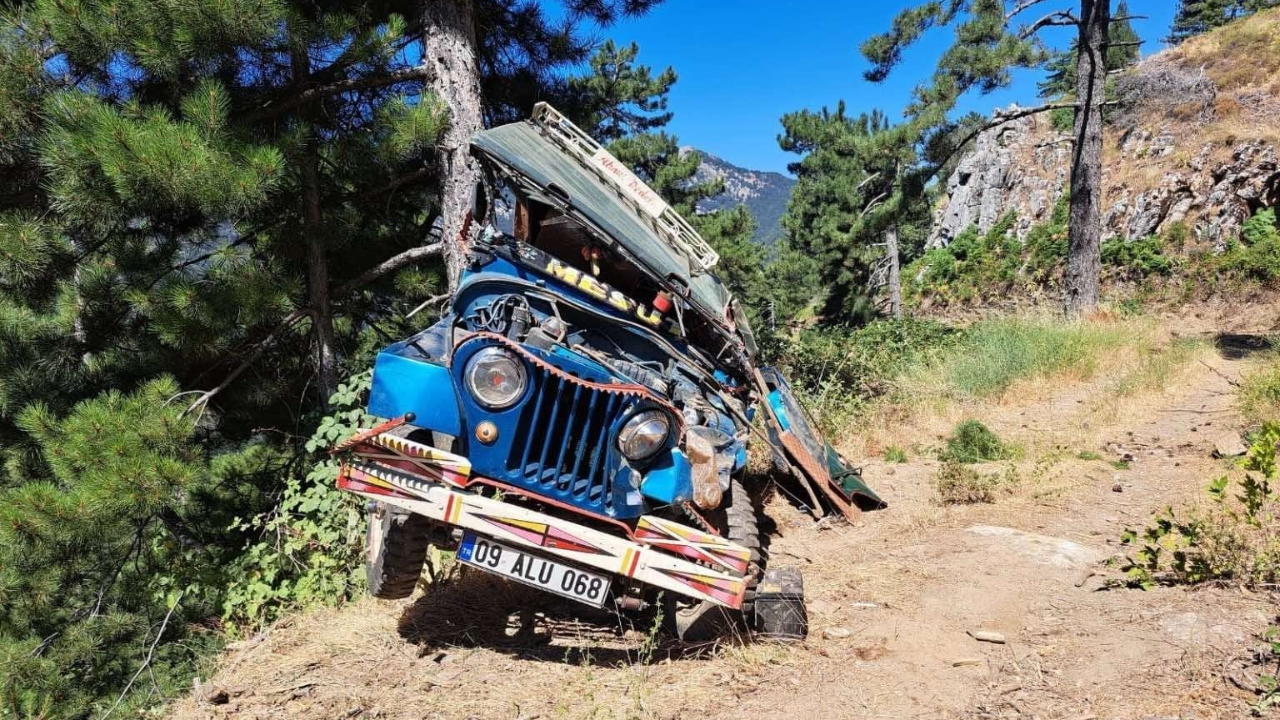 Cip Şarampole Uçtu: 3 Kişi Yaralandı