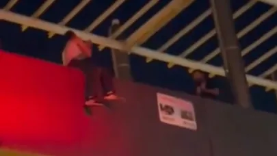 Üst Geçitteki Genci İkna Etmeye Çalışan Polis Yaralandı