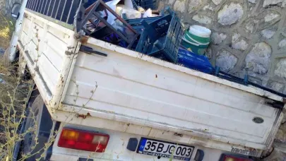 Araç Yoldan Çıktı: Baba ve Oğlu Yaralandı