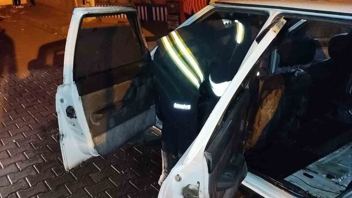 Park Halindeki Araç Alev Aldı