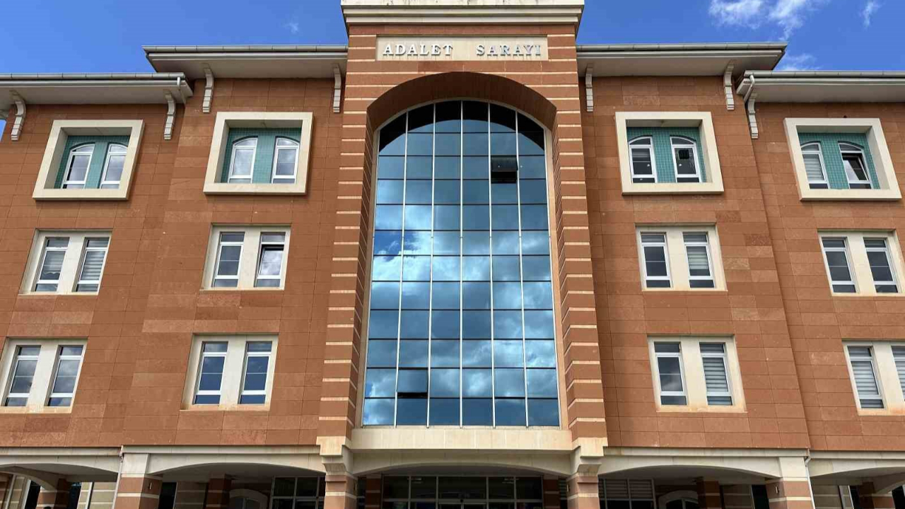 Torununu Bıçaklayan Dede Yargı Önünde