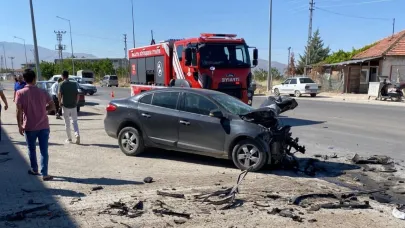 Tofaş Hurdaya Döndü: 1 Ölü, 1 Yaralı