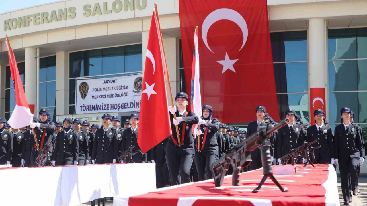 Kadın Polisler Yemin Ederek Göreve Başladı