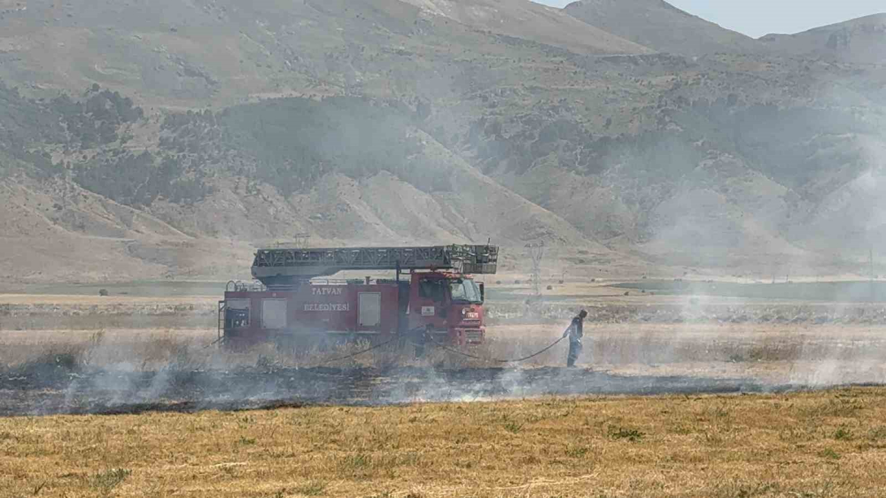 Örtü Yangını Ekiplerin Müdahalesiyle Söndürüldü