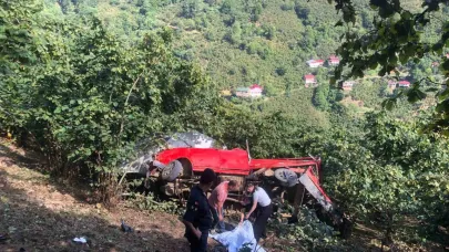 Araç Şarampole Yuvarlandı: 1 Ölü, 9 Yaralı