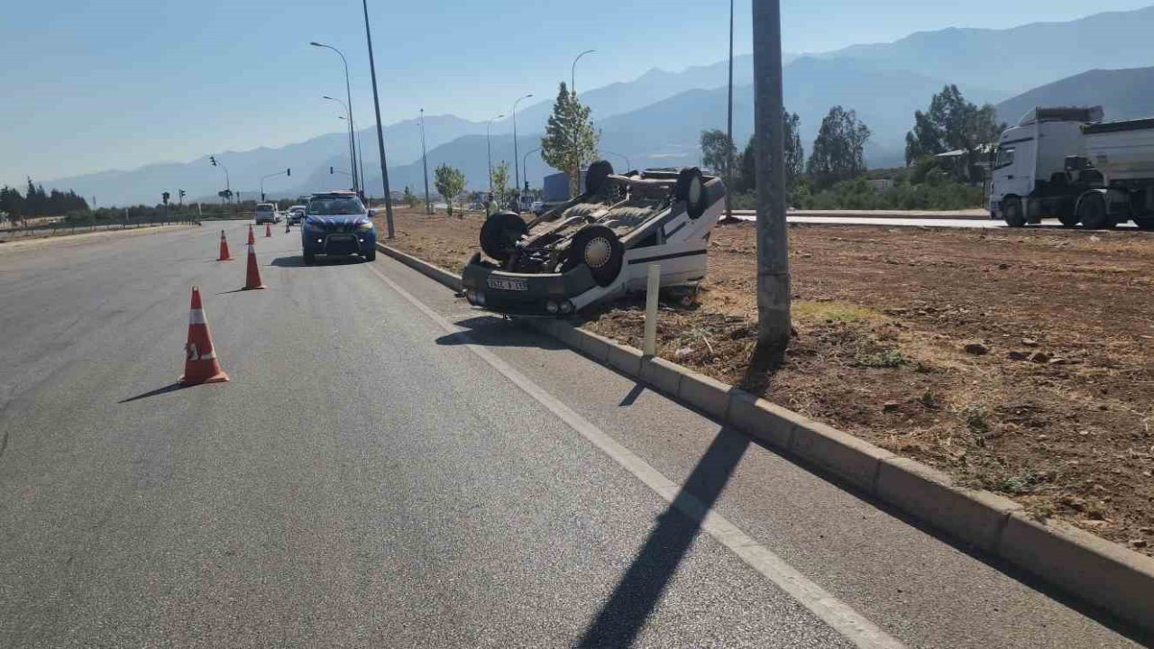 Ters Dönen Otomobilin sürücüsü Yaralandı