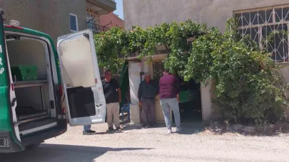 Annesini Bıçaklayarak Öldürdü