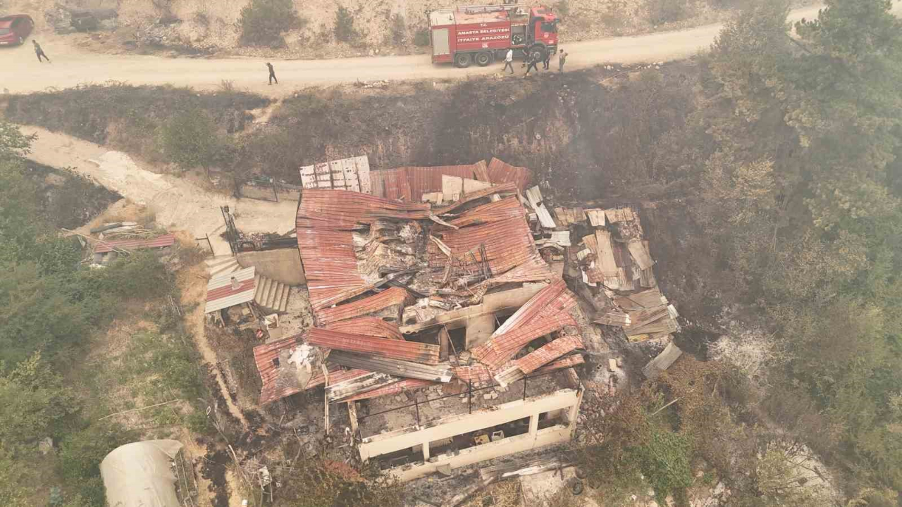 Yangında Zarar Gören Evler Dron İle Görüntülendi