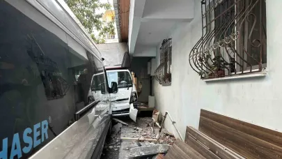 Kamyonetle Kadına Çarpıp Kaçtı