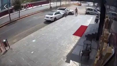 Dikkatsiz Sürücü Taksiyi Yan Yatırdı