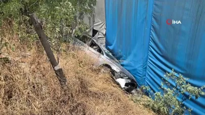 Otomobil Ağaçlık Alana Uçtu