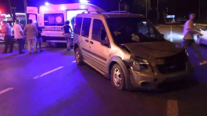 Otomobiller Çarpıştı: 3 Yaralı