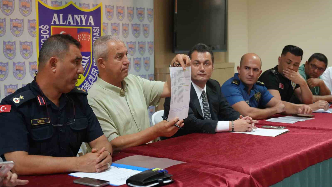 Zabıtadan Taksilere Sivil Takip