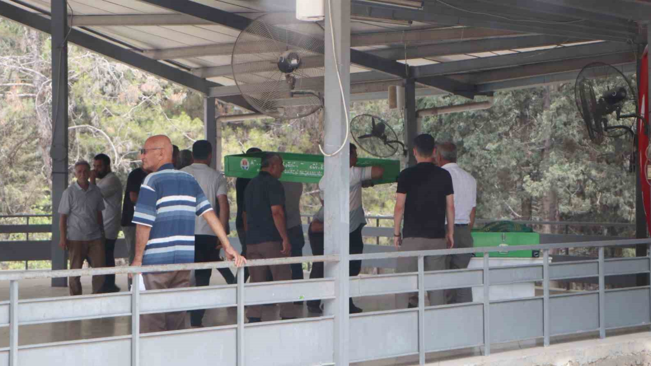 Cinnetin Bıraktığı Acı:Katil Baba Farklı Yere Defnedildi