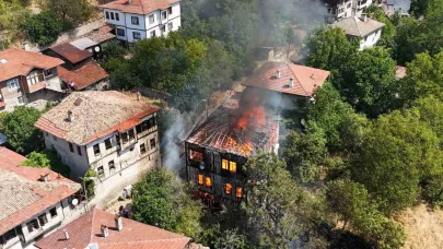 Alevler 150 Yıllık Konağı Sardı