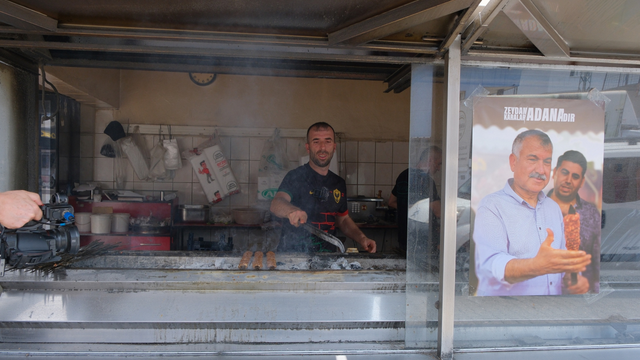 Esnaftan Karalar'a Destek Mesajı:“Siz Olmadan Adana Kebabının Tadı Yok''