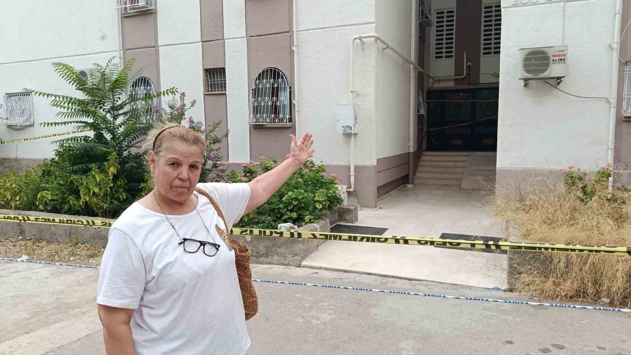 Faciadan Dönüldü: 3 Katlı Apartmanın Merdivenleri Çöktü