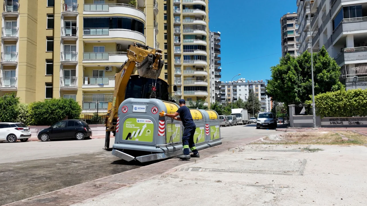 Seyhan’da Yeni Nesil Çöp Konteynerleri Hizmete Girdi