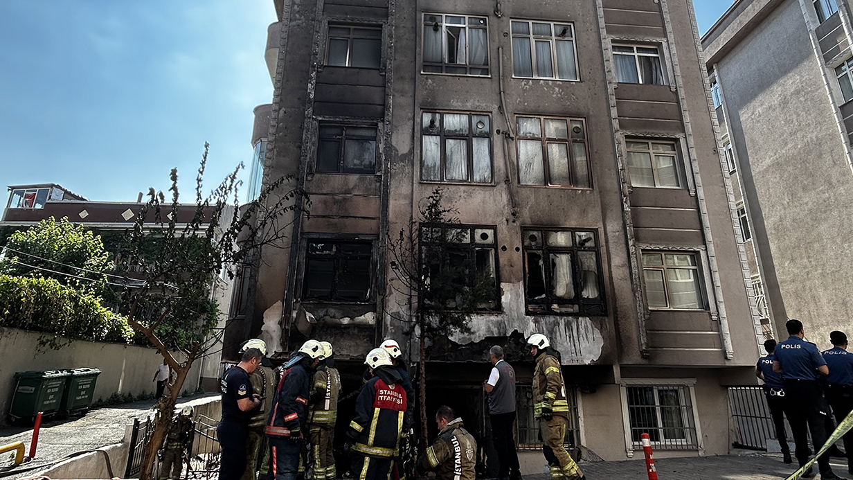İlaç Deposu Alevlere Teslim Oldu