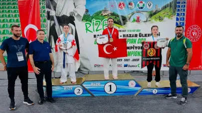 Adanalı Milli Sporcudan Tarihi Madalya