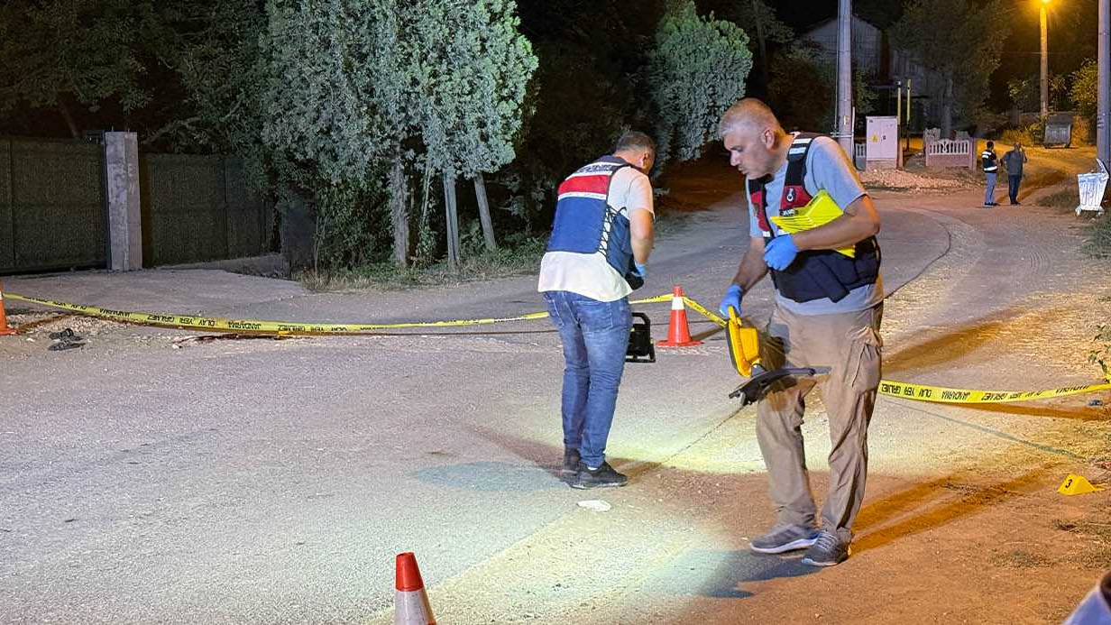 Silahla Çatıştılar: 2 Ölü, 2 Yaralı