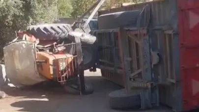 Devrilen Traktörün Altında Kaldı