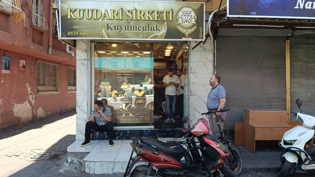 Kuyumcu Soygunu:1 Kilo Altın Çaldılar