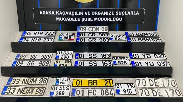 Oto Yıkamacıya Baskın:27 Sahte Plaka Ele Geçirildi