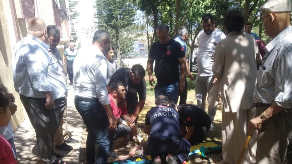 4'üncü Kattan Düşen Çocuk Hayatını Kaybetti