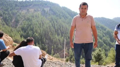 5 Kişinin Hayatını Kaybettiği Yolda Acı Nöbet:''Biz Yandık, Başkası Yanmasın''