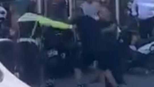Polise Tekmeli Yumruklu Saldırı