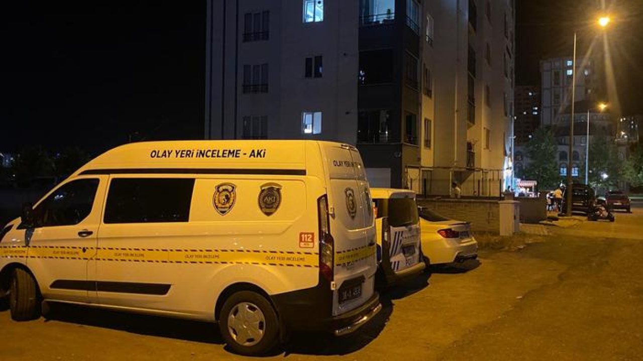 Eşya Dehşeti! Kardeşini Bıçakladı