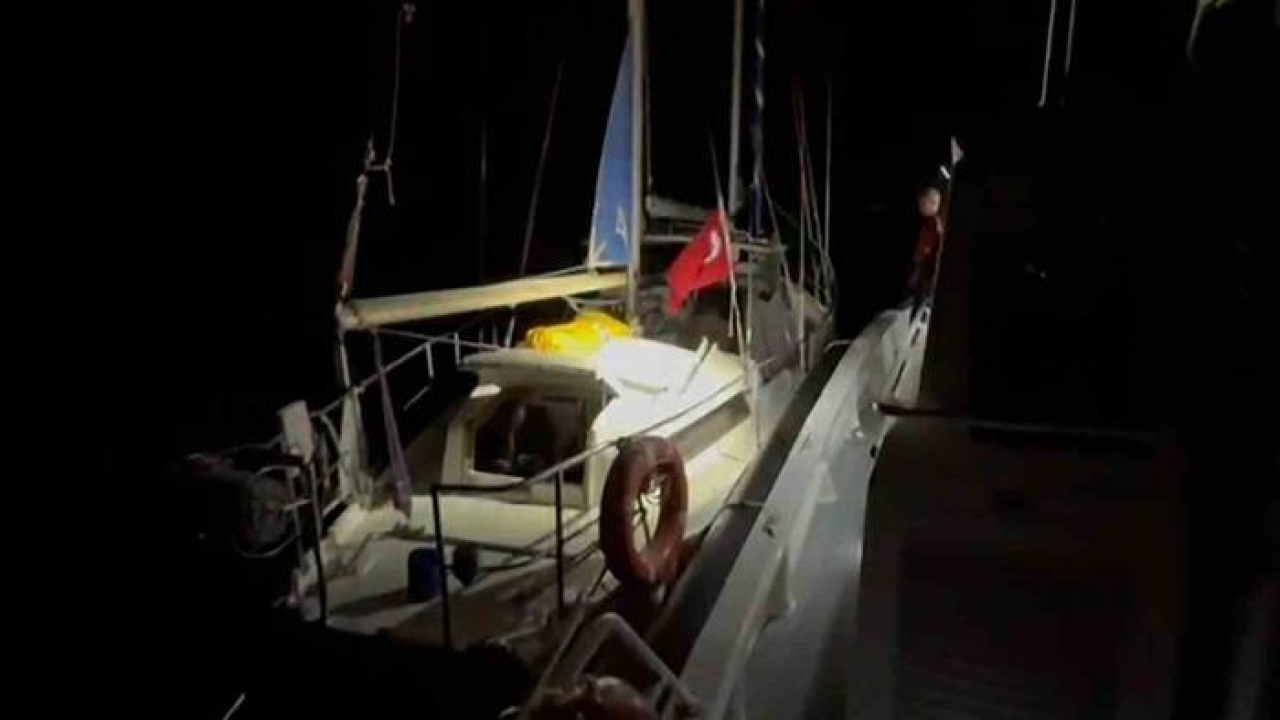 Yelkenli Tekne İle Kaçarken Yakalandılar