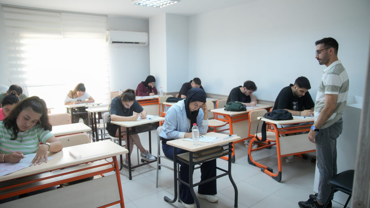 Seyhan Belediyesi Destekledi 310 Genç Üniversiteli Oldu