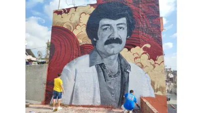 Ferdi Tayfur ve Müslüm Gürses'in Grafitileri Büyüdükleri Mahalleye Çizildi