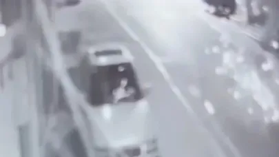 Mahalleyi Ayağa Kaldıran Patlama! Elindekini Atıp Kaçtı