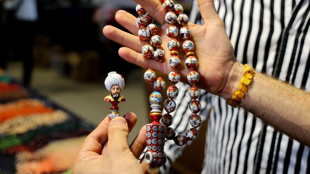 Adana'da Tesbih ve Doğal Taşlar Fuarı Başladı:Padişah Portrelilere Yoğun İlgi
