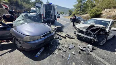 Otomobiller Çarpıştı:8 Yaralı